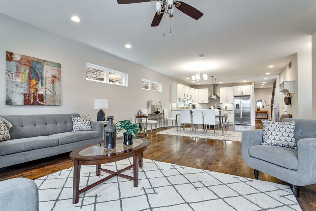 2342 N Hamlin Avenue, Chicago, IL 60647