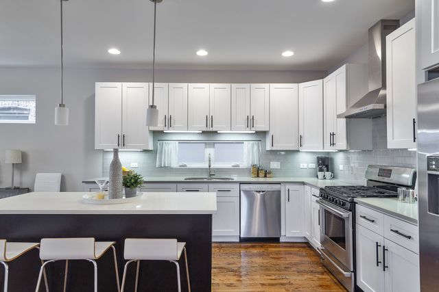 2342 N Hamlin Avenue, Chicago, IL 60647