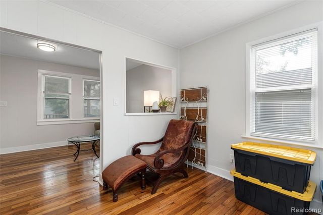 516 Orchard Avenue, Hazel Park, MI 48030