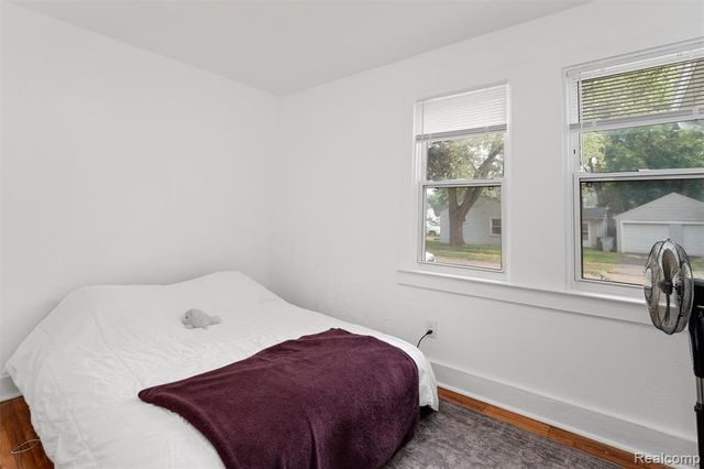 516 Orchard Avenue, Hazel Park, MI 48030