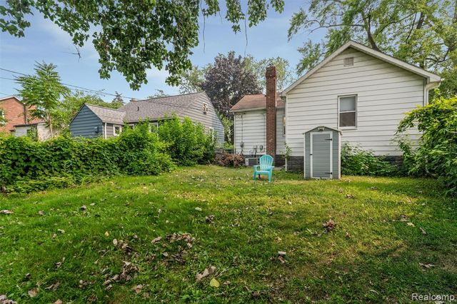 516 Orchard Avenue, Hazel Park, MI 48030