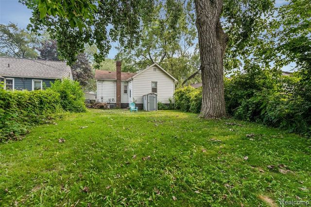 516 Orchard Avenue, Hazel Park, MI 48030