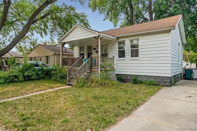 516 Orchard Avenue, Hazel Park, MI 48030