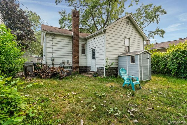516 Orchard Avenue, Hazel Park, MI 48030