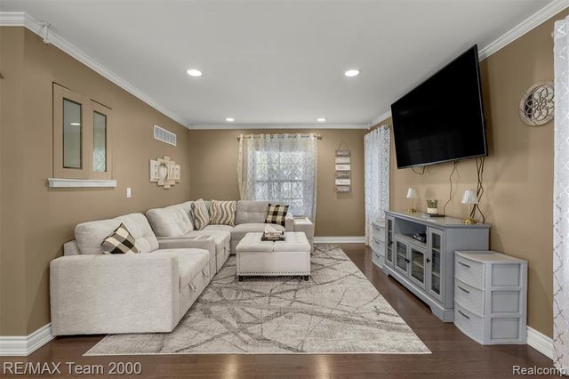 34181 Navin Avenue, Livonia, MI 48152
