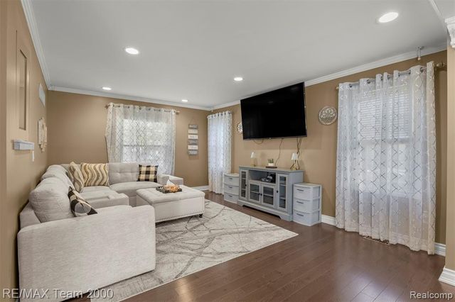 34181 Navin Avenue, Livonia, MI 48152