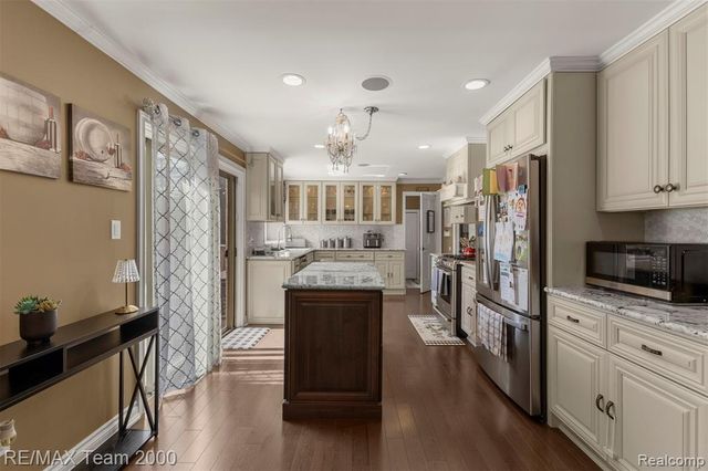 34181 Navin Avenue, Livonia, MI 48152