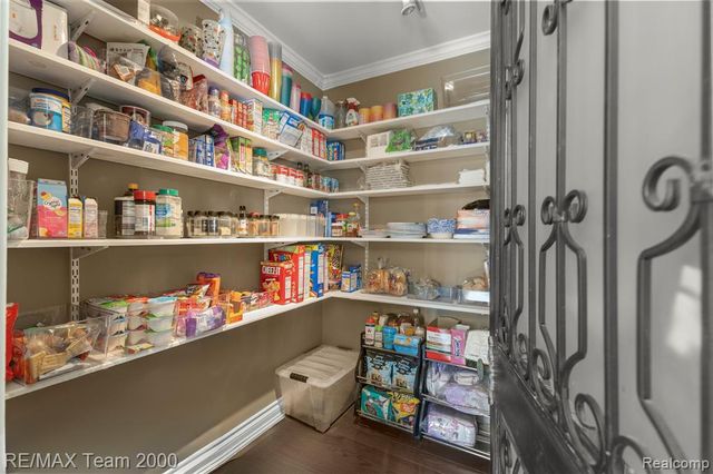 34181 Navin Avenue, Livonia, MI 48152