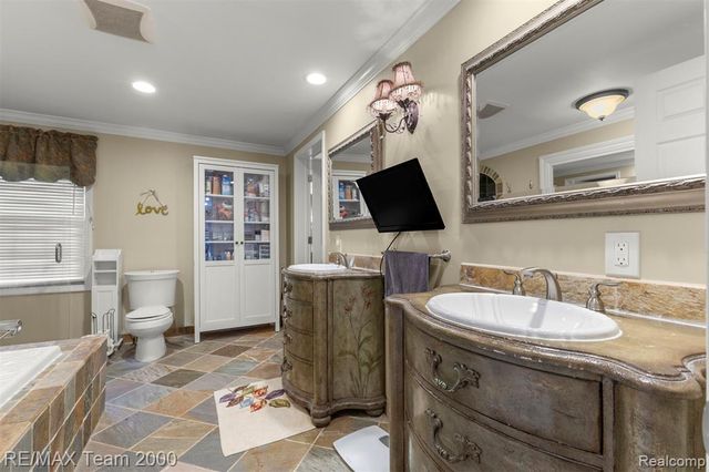 34181 Navin Avenue, Livonia, MI 48152