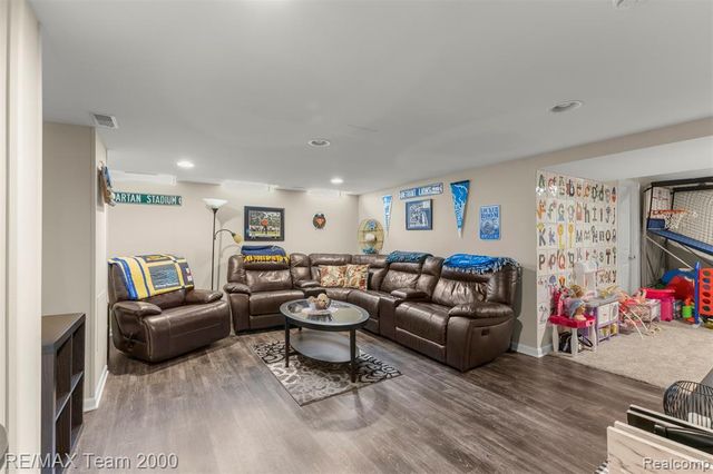 34181 Navin Avenue, Livonia, MI 48152