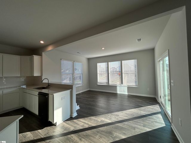 18 Stumphouse Street, Greenville, SC 29607