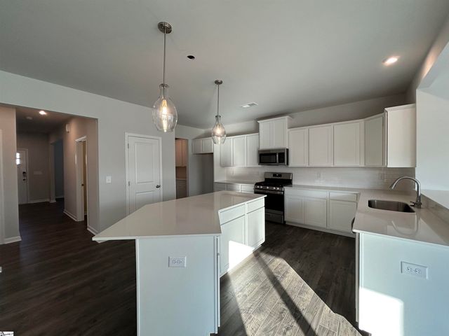 18 Stumphouse Street, Greenville, SC 29607