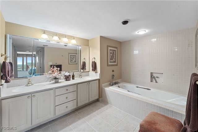 5260 S Landings DR 1003, Fort Myers, FL 33919