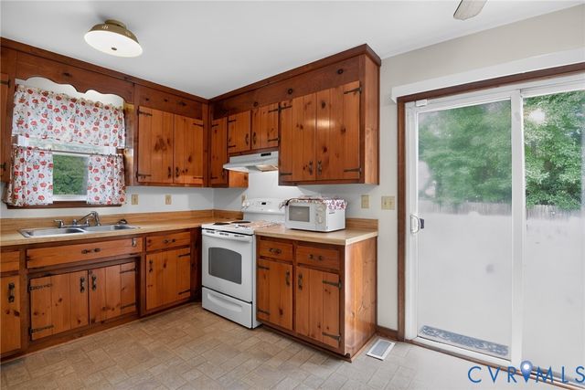 5105 Yellowstone Dr, Dinwiddie, VA 23803