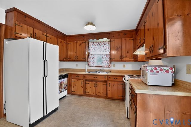 5105 Yellowstone Dr, Dinwiddie, VA 23803