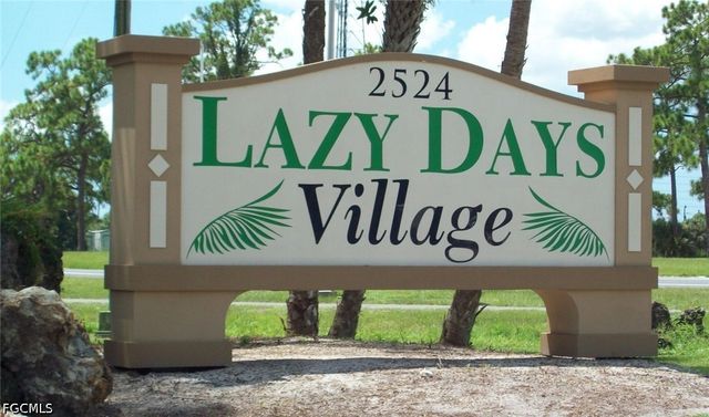 575 Winning WAY, North Fort Myers, FL 33917