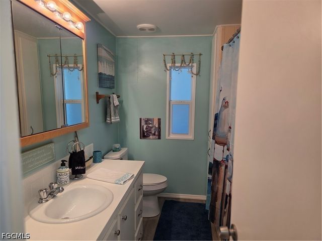 575 Winning WAY, North Fort Myers, FL 33917