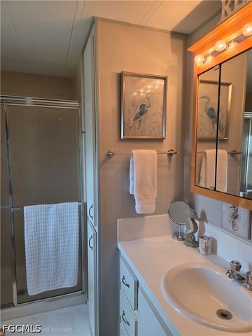 575 Winning WAY, North Fort Myers, FL 33917