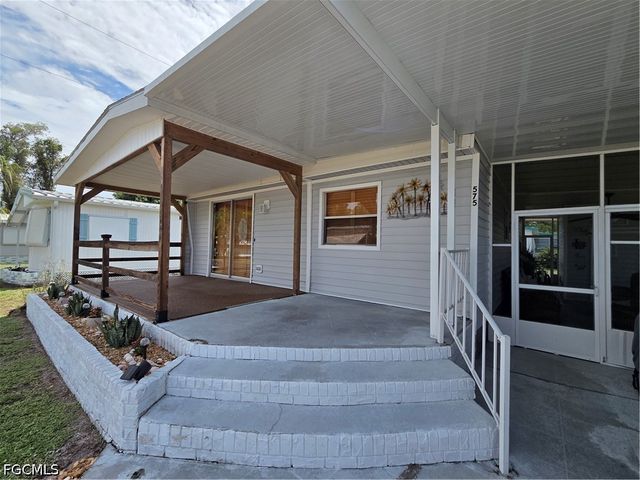 575 Winning WAY, North Fort Myers, FL 33917