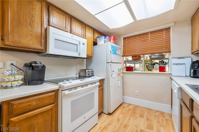 5821 Medallion Drive 102, Las Vegas, NV 89122