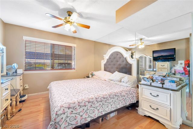 5821 Medallion Drive 102, Las Vegas, NV 89122