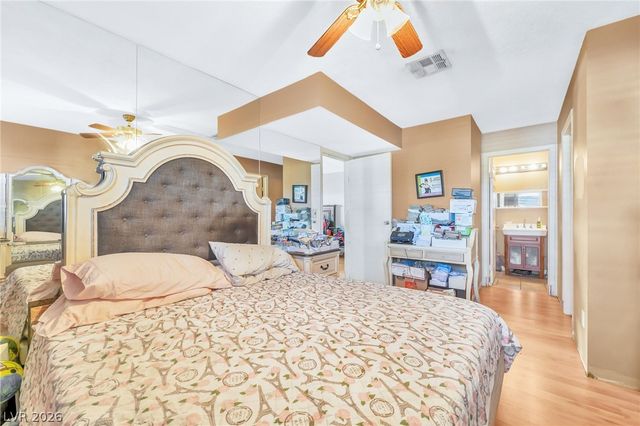 5821 Medallion Drive 102, Las Vegas, NV 89122
