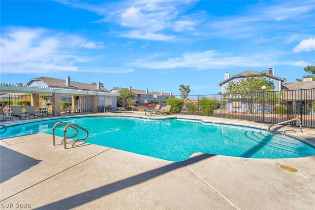 5821 Medallion Drive 102, Las Vegas, NV 89122