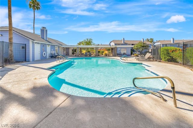 5821 Medallion Drive 102, Las Vegas, NV 89122