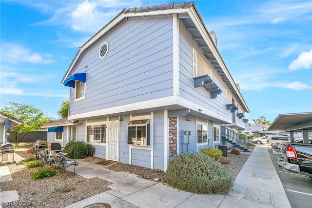 5821 Medallion Drive 102, Las Vegas, NV 89122