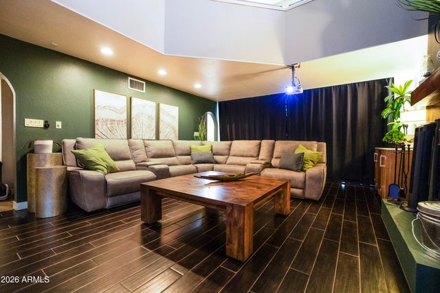 1745 E FRIESS Drive, Phoenix, AZ 85022