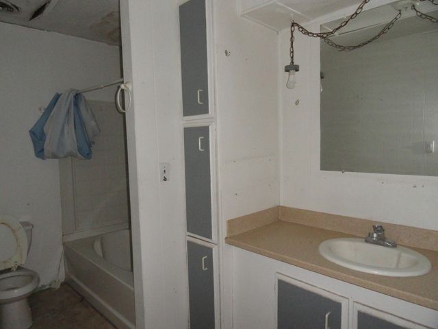 8 Avenida Valencia Court, Los Lunas, NM 87031