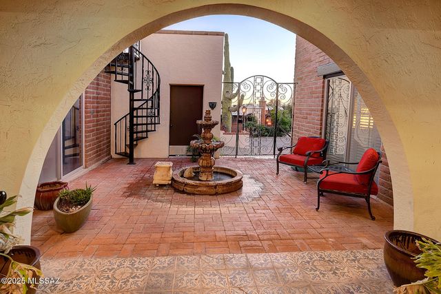 2611 E Avenida De Maria, Tucson, AZ 85718