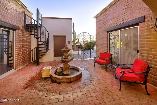 2611 E Avenida De Maria, Tucson, AZ 85718