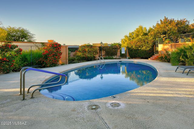 2611 E Avenida De Maria, Tucson, AZ 85718