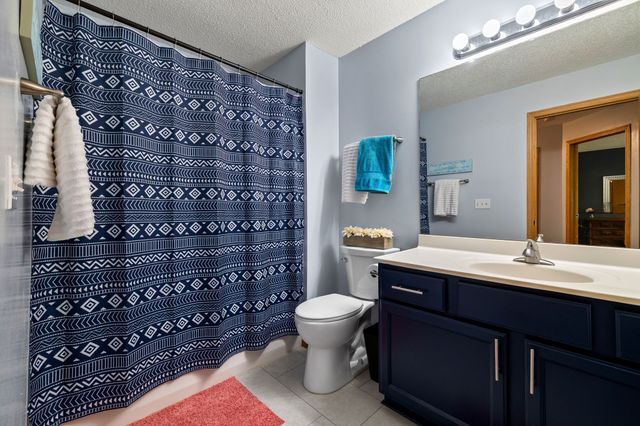 2223 Grand Avenue 7, West Des Moines, IA 50265
