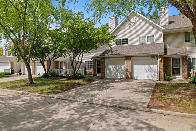 2223 Grand Avenue 7, West Des Moines, IA 50265