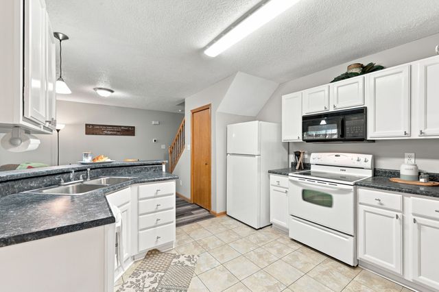2223 Grand Avenue 7, West Des Moines, IA 50265