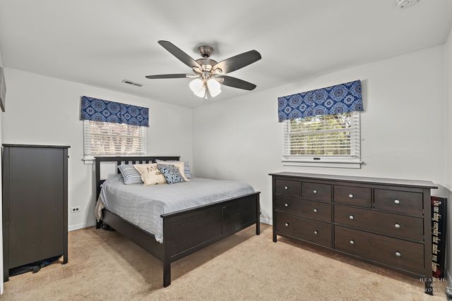 125 Weymouth Court, Schaumburg, IL 60193