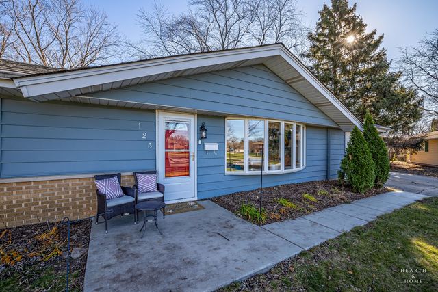 125 Weymouth Court, Schaumburg, IL 60193