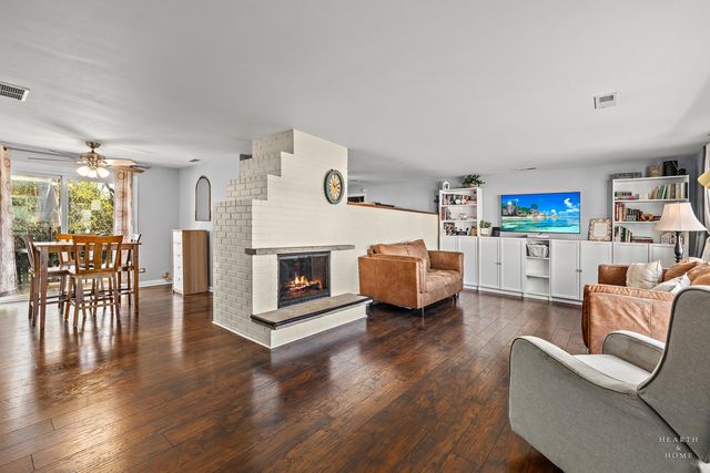 125 Weymouth Court, Schaumburg, IL 60193
