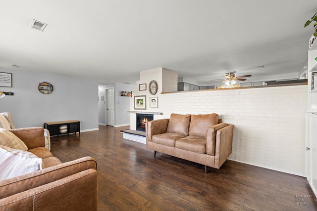 125 Weymouth Court, Schaumburg, IL 60193