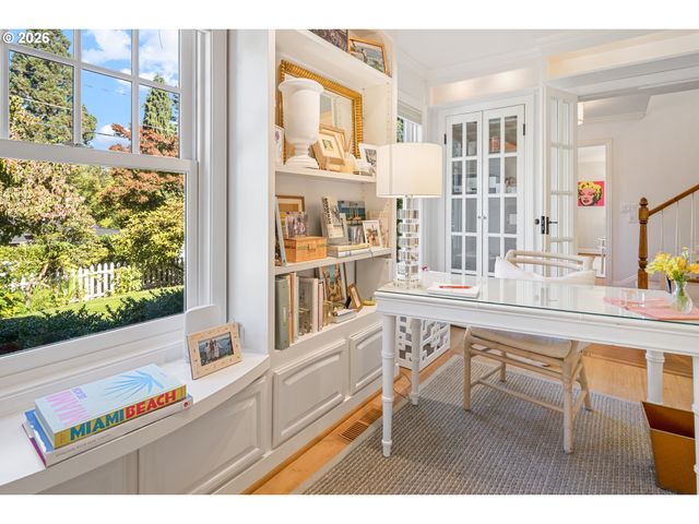 1606 S CAREY Ln, Portland, OR 97219