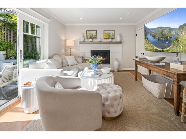 1606 S CAREY Ln, Portland, OR 97219