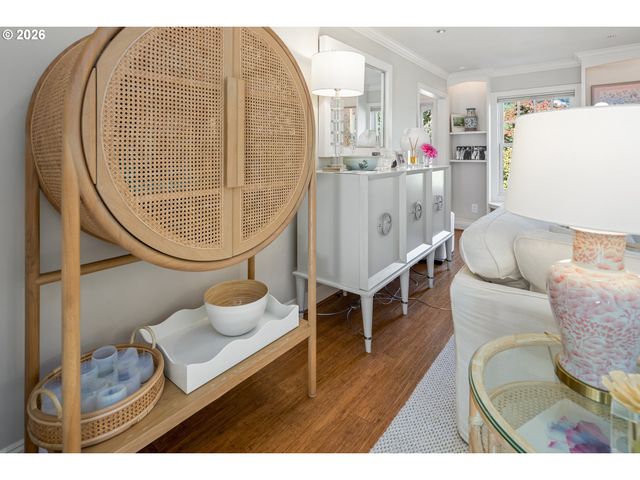 1606 S CAREY Ln, Portland, OR 97219