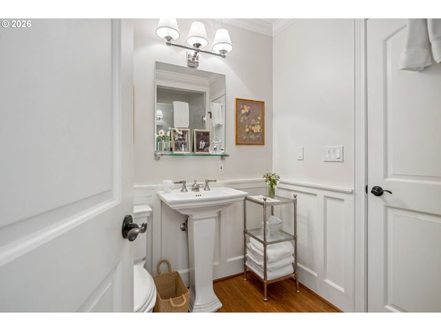 1606 S CAREY Ln, Portland, OR 97219