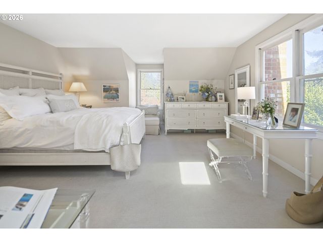 1606 S CAREY Ln, Portland, OR 97219