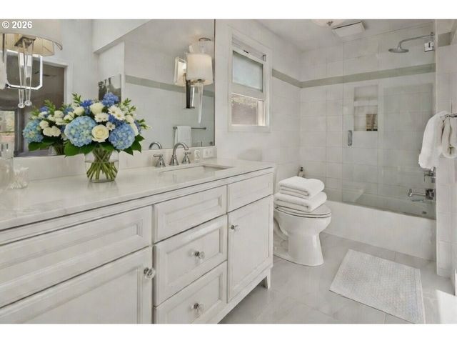 1606 S CAREY Ln, Portland, OR 97219