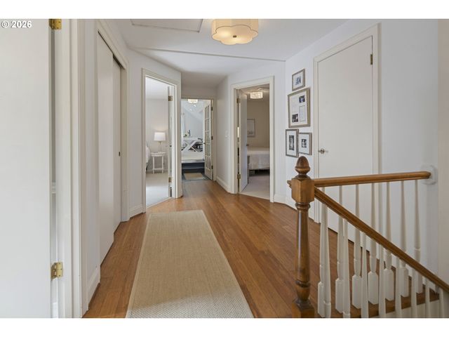 1606 S CAREY Ln, Portland, OR 97219