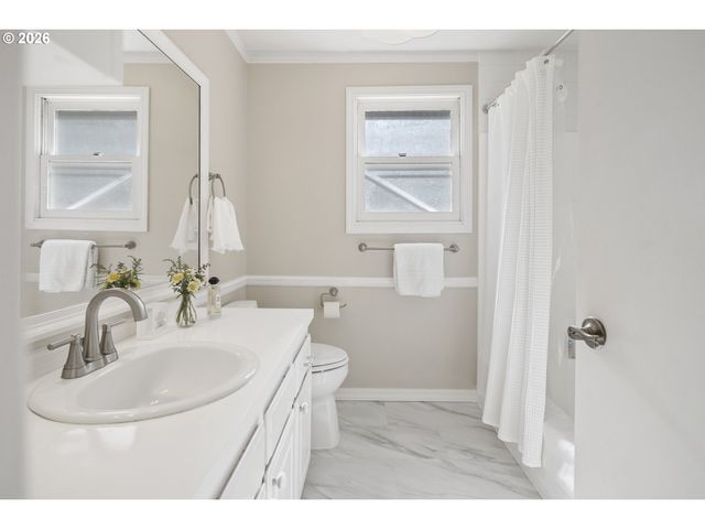 1606 S CAREY Ln, Portland, OR 97219