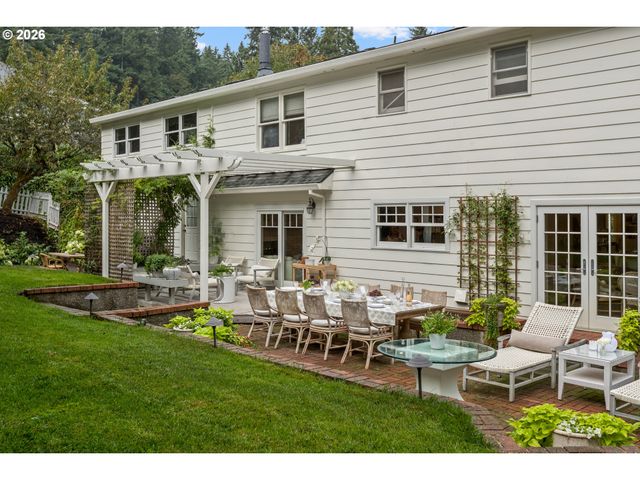 1606 S CAREY Ln, Portland, OR 97219